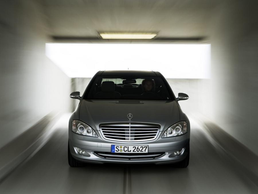 Mercedes-Benz S500 4Matic 2007 года  (фото 35 из 45)